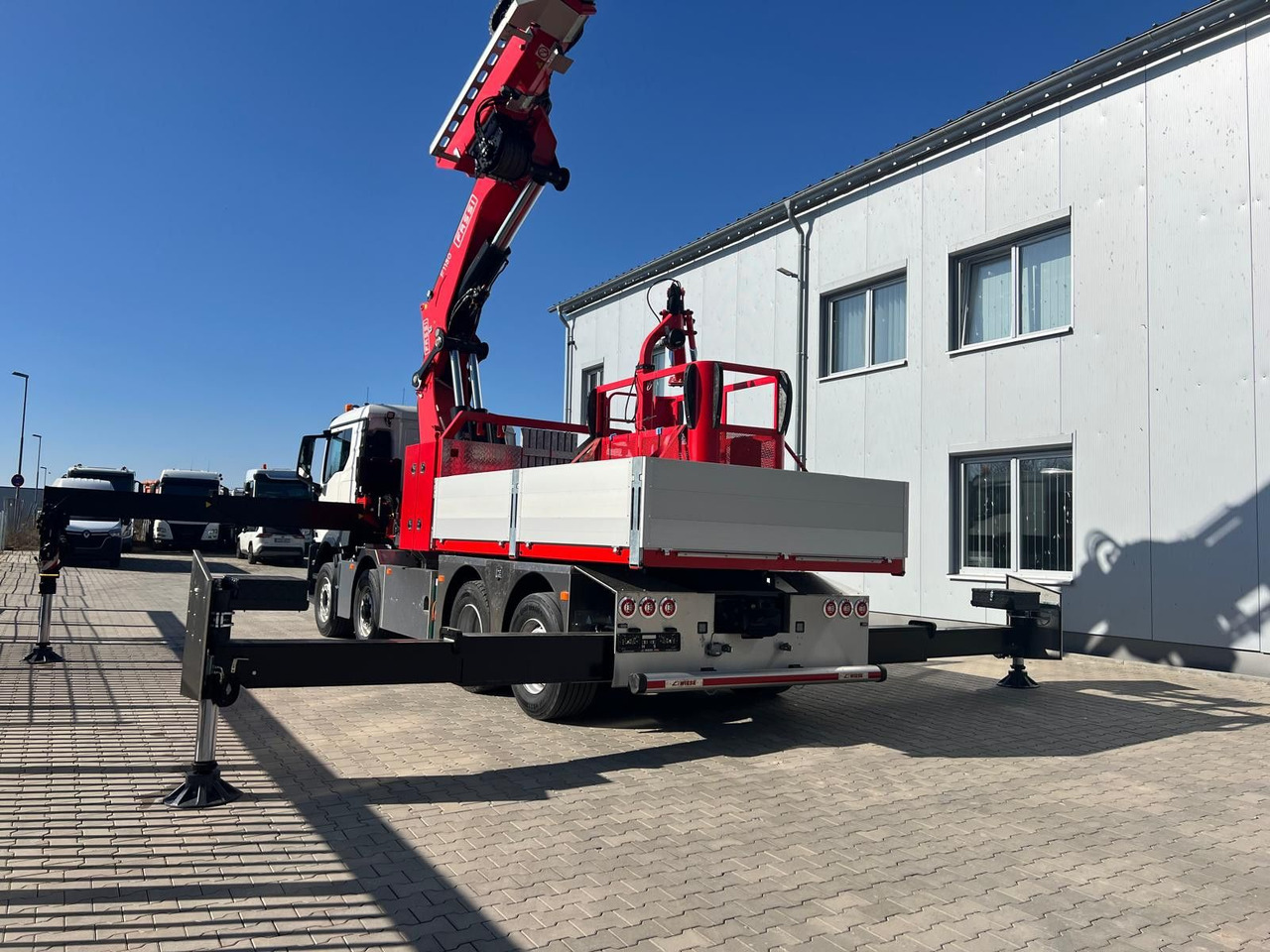 Tractor unit MAN 8x4 Hydro mit F1150 inkl Jib und Winde Korb: picture 13