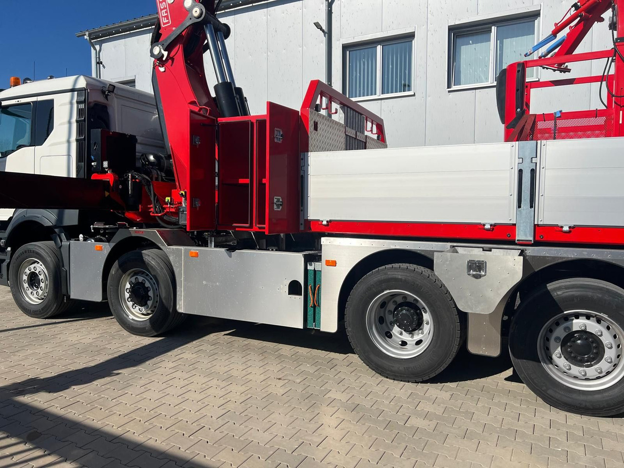 Tractor unit MAN 8x4 Hydro mit F1150 inkl Jib und Winde Korb: picture 11