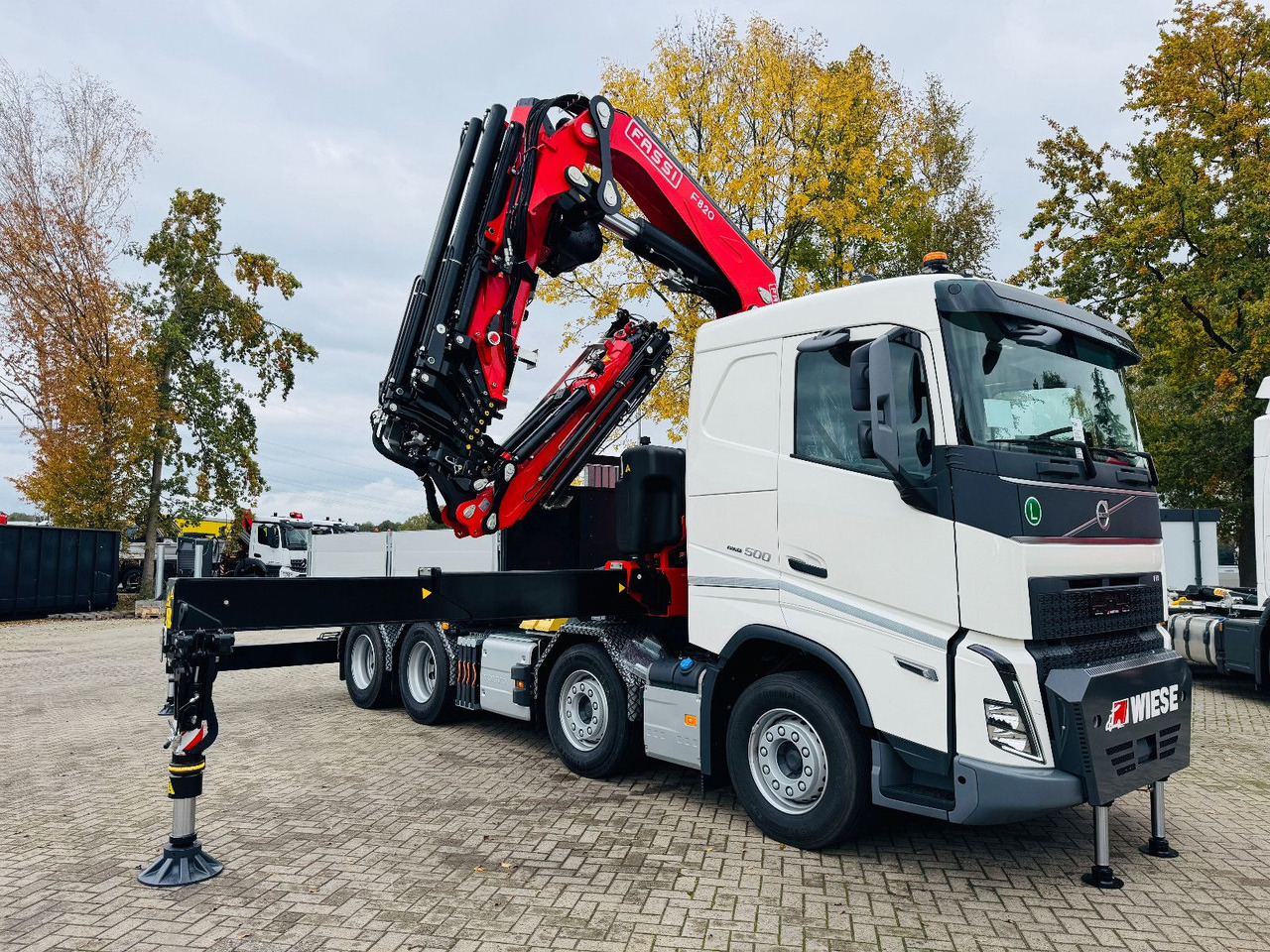 Volvo FH 500 8x4 Kran F820 RA2.27 Jib & Winde Sofort - Tractor unit: picture 1 Volvo FH 500 8x4 Kran F820 RA2.27 Jib & Winde Sofort - Tractor unit: picture 1