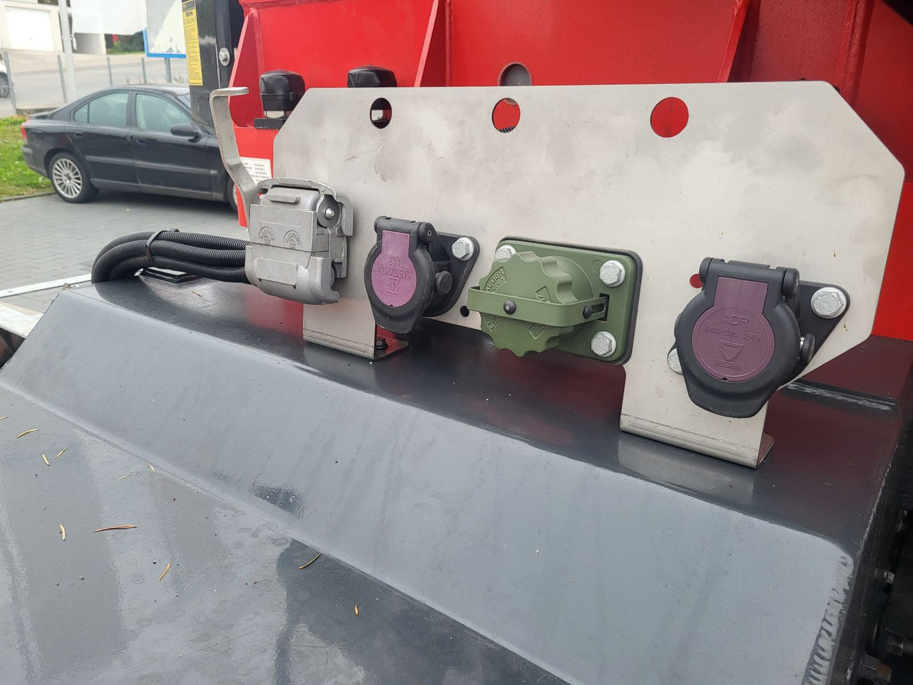 Tractor unit Volvo FMX 540 6x2 mit Kran Fassi F545.2.28: picture 13