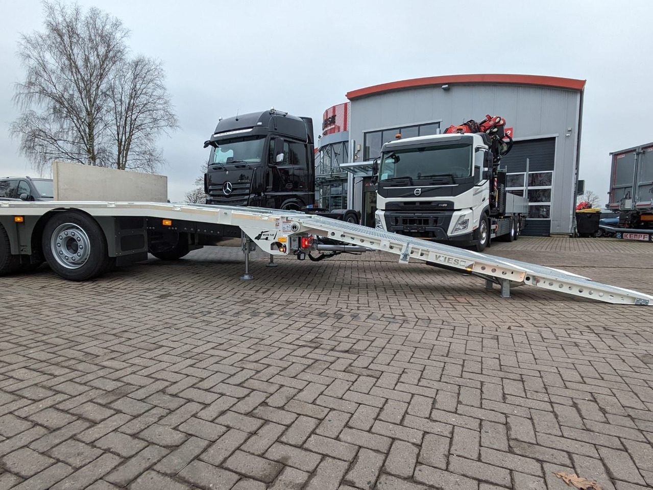 Volvo FH 420 Maschinentransporter Rampennen. - Tow truck: picture 3 Volvo FH 420 Maschinentransporter Rampennen. - Tow truck: picture 3