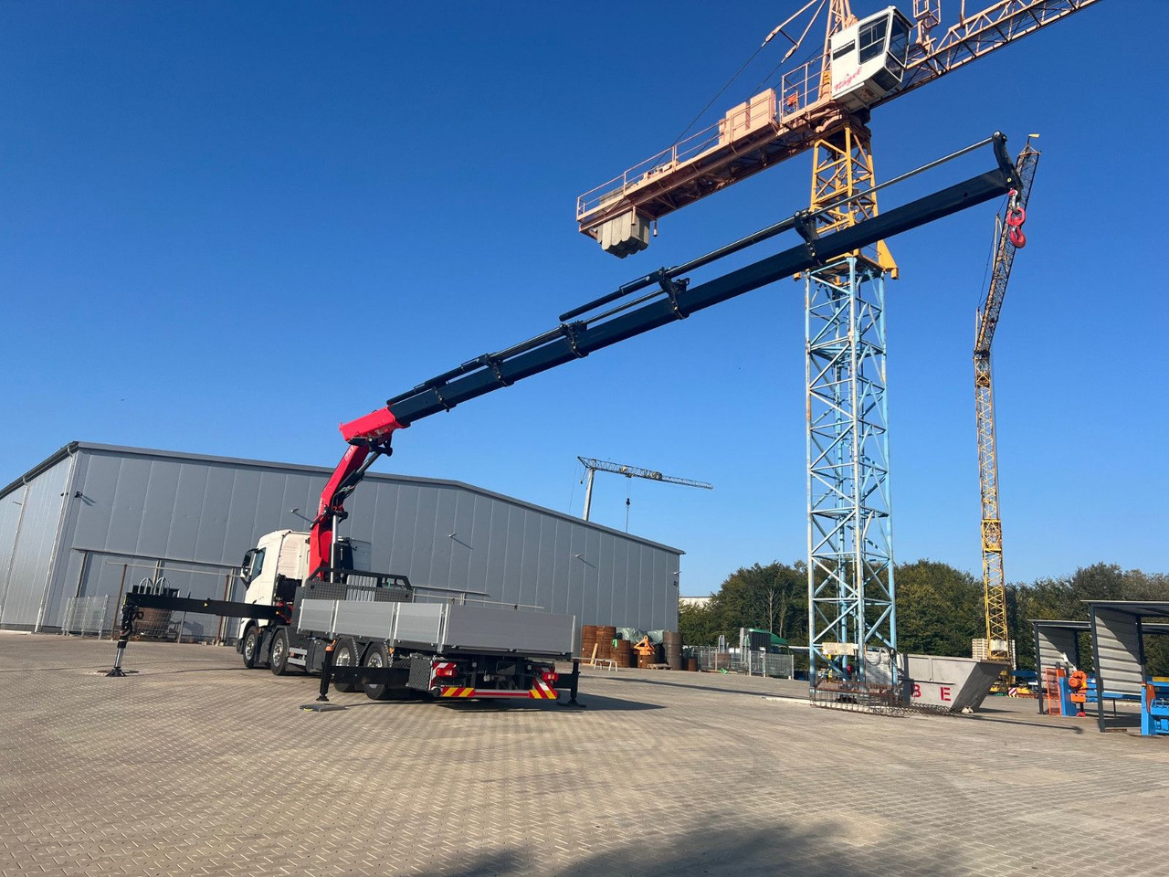 Volvo FH 500 8x2 Kran F710 RA2.26 - Dropside/ Flatbed truck, Crane truck: picture 5 Volvo FH 500 8x2 Kran F710 RA2.26 - Dropside/ Flatbed truck, Crane truck: picture 5