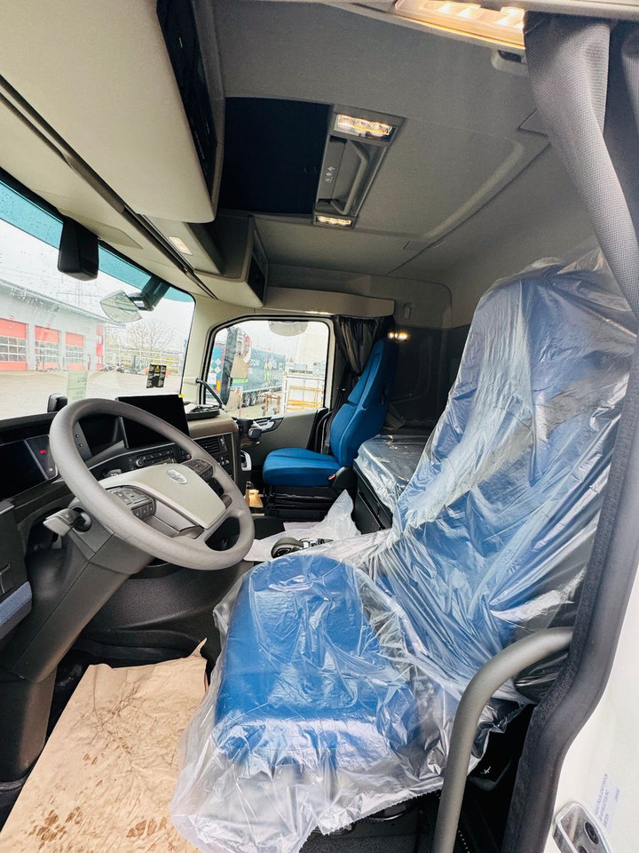 Volvo FH 500 8x4 Kran F710 RA2.27 Jib & Winde Sofort - Crane truck: picture 5 Volvo FH 500 8x4 Kran F710 RA2.27 Jib & Winde Sofort - Crane truck: picture 5