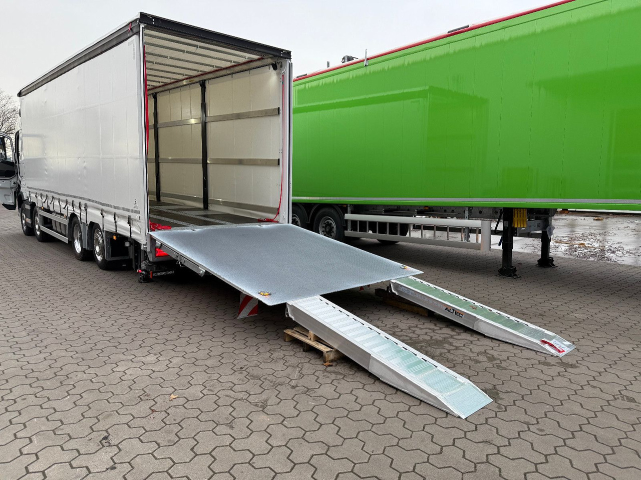 Volvo FH 500 Gabelstaplertransporter LBW 9t Dhollandia - Tow truck: picture 5 Volvo FH 500 Gabelstaplertransporter LBW 9t Dhollandia - Tow truck: picture 5