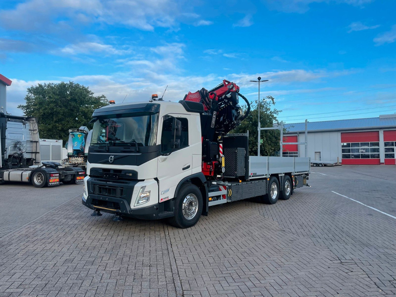 Volvo FMX 500 FASSI Ladekran F545 JIB & Winde Sofort - Dropside/ Flatbed truck, Crane truck: picture 1 Volvo FMX 500 FASSI Ladekran F545 JIB & Winde Sofort - Dropside/ Flatbed truck, Crane truck: picture 1