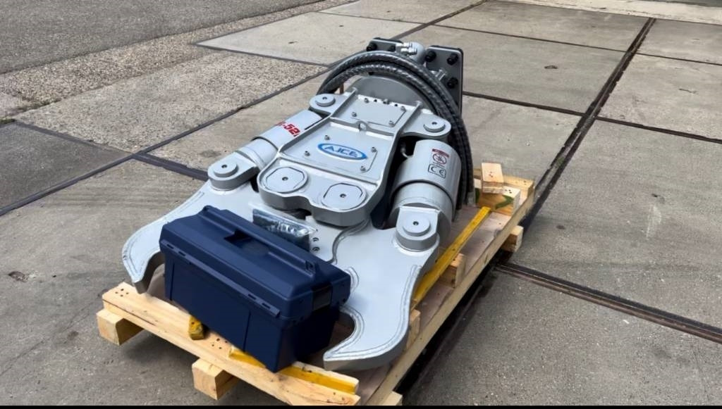 AJCE ACR52H Concrete Crusher Cisaille de démolition - Broom: picture 2 AJCE ACR52H Concrete Crusher Cisaille de démolition - Broom: picture 2