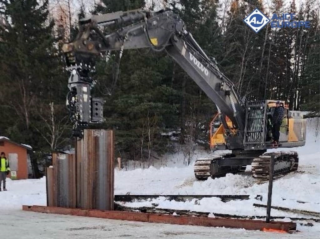 AJCE EUROPE AVH40ST Vibro Hammer Sheet Pile Driver - Pile driver: picture 2 AJCE EUROPE AVH40ST Vibro Hammer Sheet Pile Driver - Pile driver: picture 2