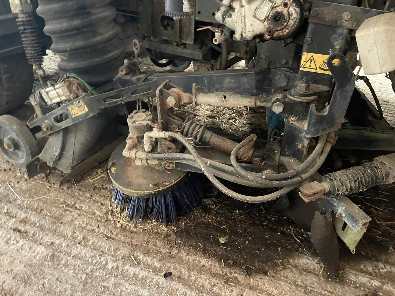 IVECO 17 E 17 - Road sweeper: picture 4 IVECO 17 E 17 - Road sweeper: picture 4
