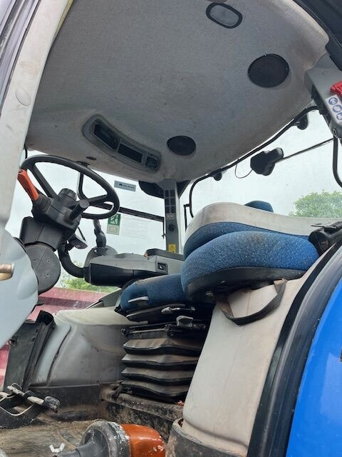 New Holland T7.220 - Farm tractor: picture 4 New Holland T7.220 - Farm tractor: picture 4