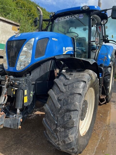 New Holland T7.220 - Farm tractor: picture 3 New Holland T7.220 - Farm tractor: picture 3
