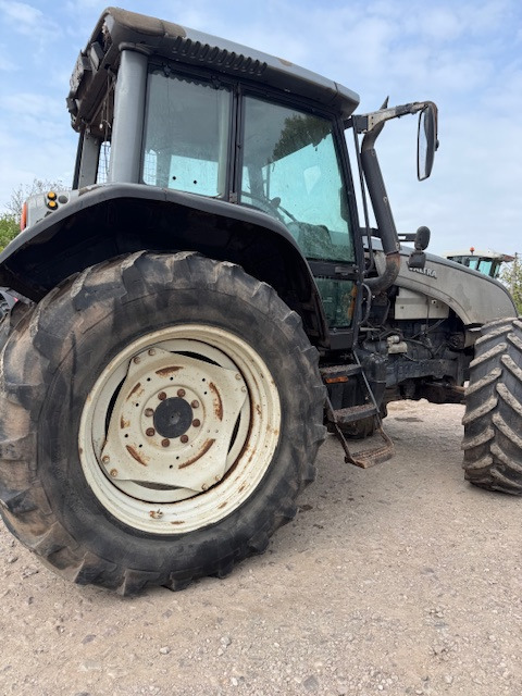 VALTRA T130 - Farm tractor: picture 1 VALTRA T130 - Farm tractor: picture 1