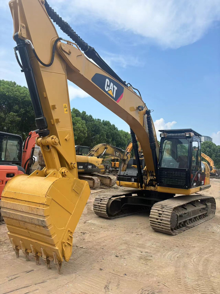 CATERPILLAR 320D - Excavator: picture 1 CATERPILLAR 320D - Excavator: picture 1