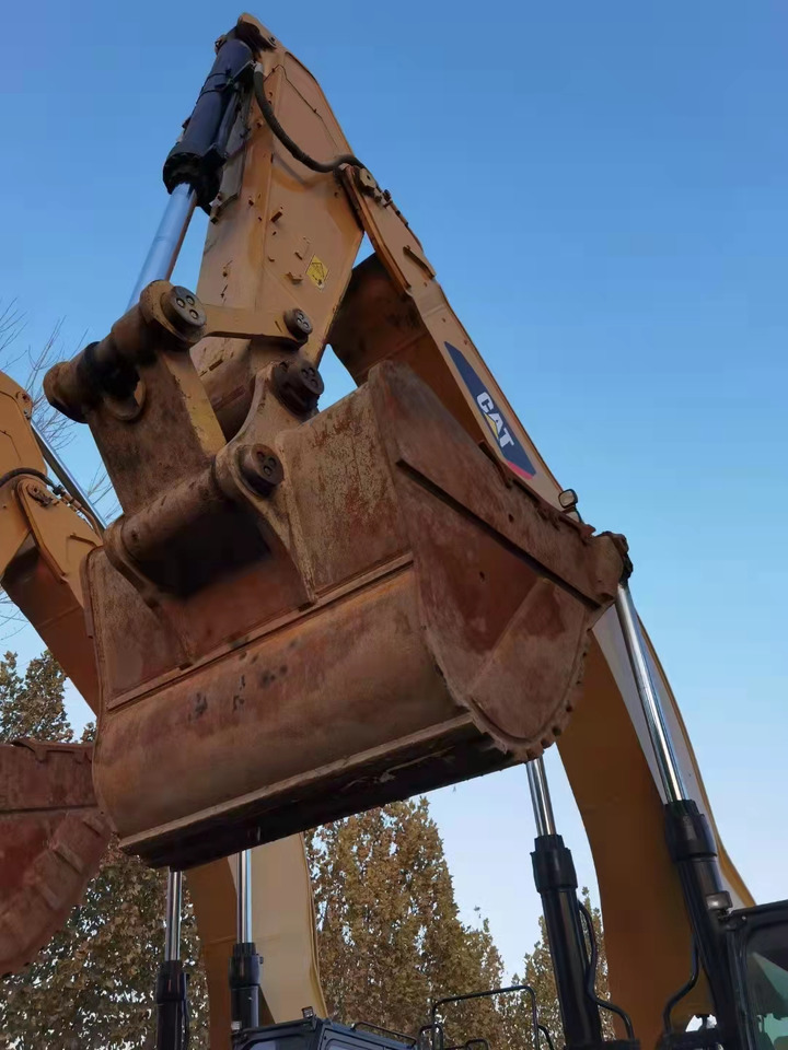 CATERPILLAR 390F - Excavator: picture 2 CATERPILLAR 390F - Excavator: picture 2