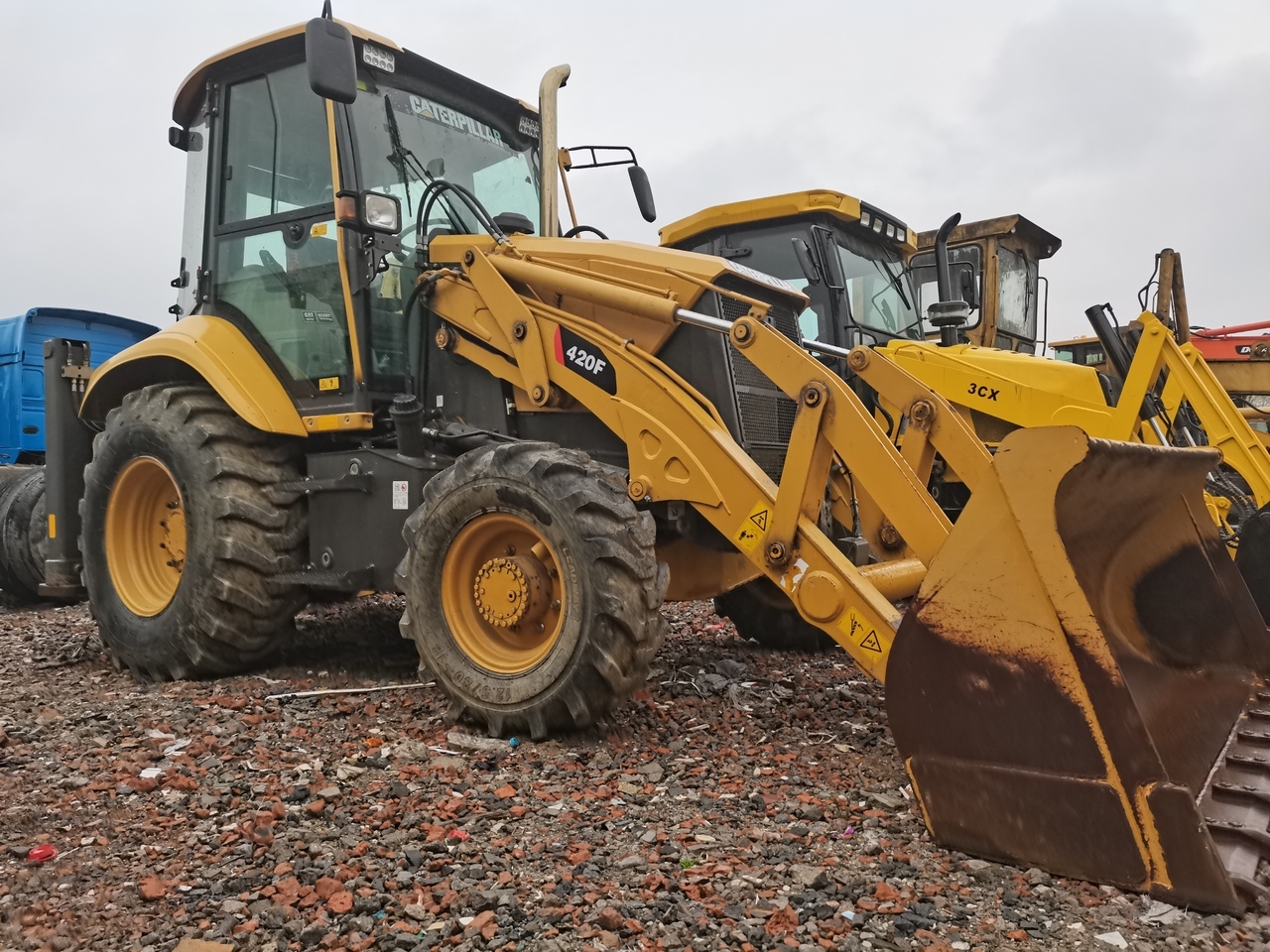 CATERPILLAR 420F - Backhoe loader: picture 1 CATERPILLAR 420F - Backhoe loader: picture 1