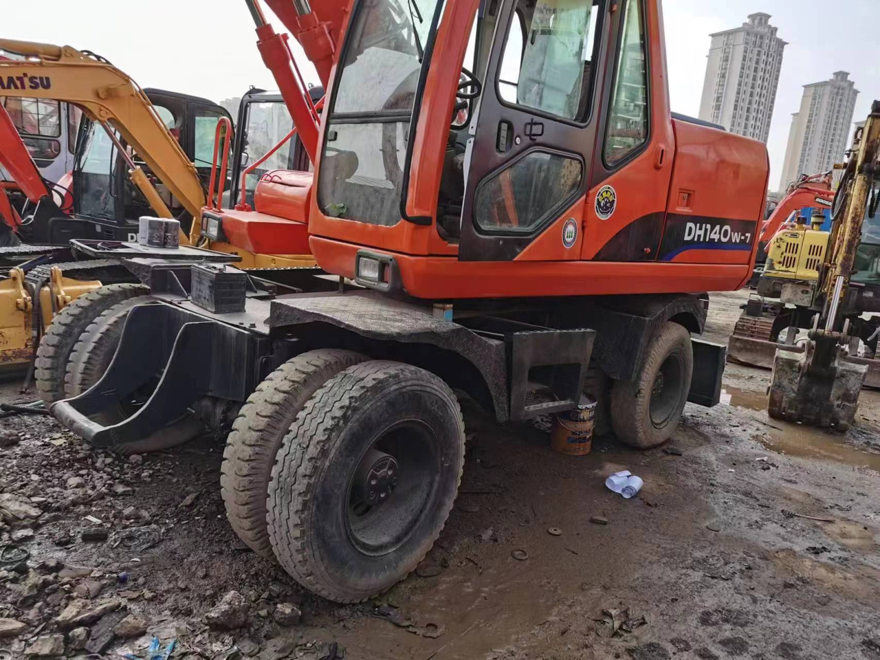 DOOSAN DH140W-7 - Wheel excavator: picture 2 DOOSAN DH140W-7 - Wheel excavator: picture 2