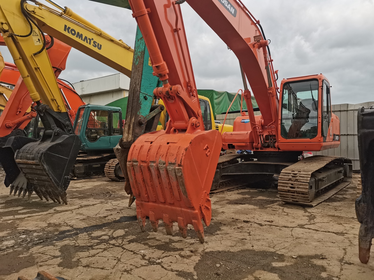 DOOSAN DH225LC-7 - Crawler excavator: picture 3 DOOSAN DH225LC-7 - Crawler excavator: picture 3