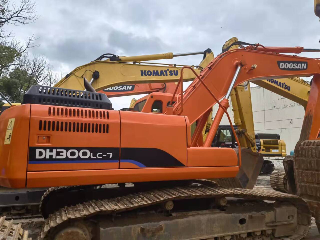 DOOSAN DH300 - Crawler excavator: picture 2 DOOSAN DH300 - Crawler excavator: picture 2