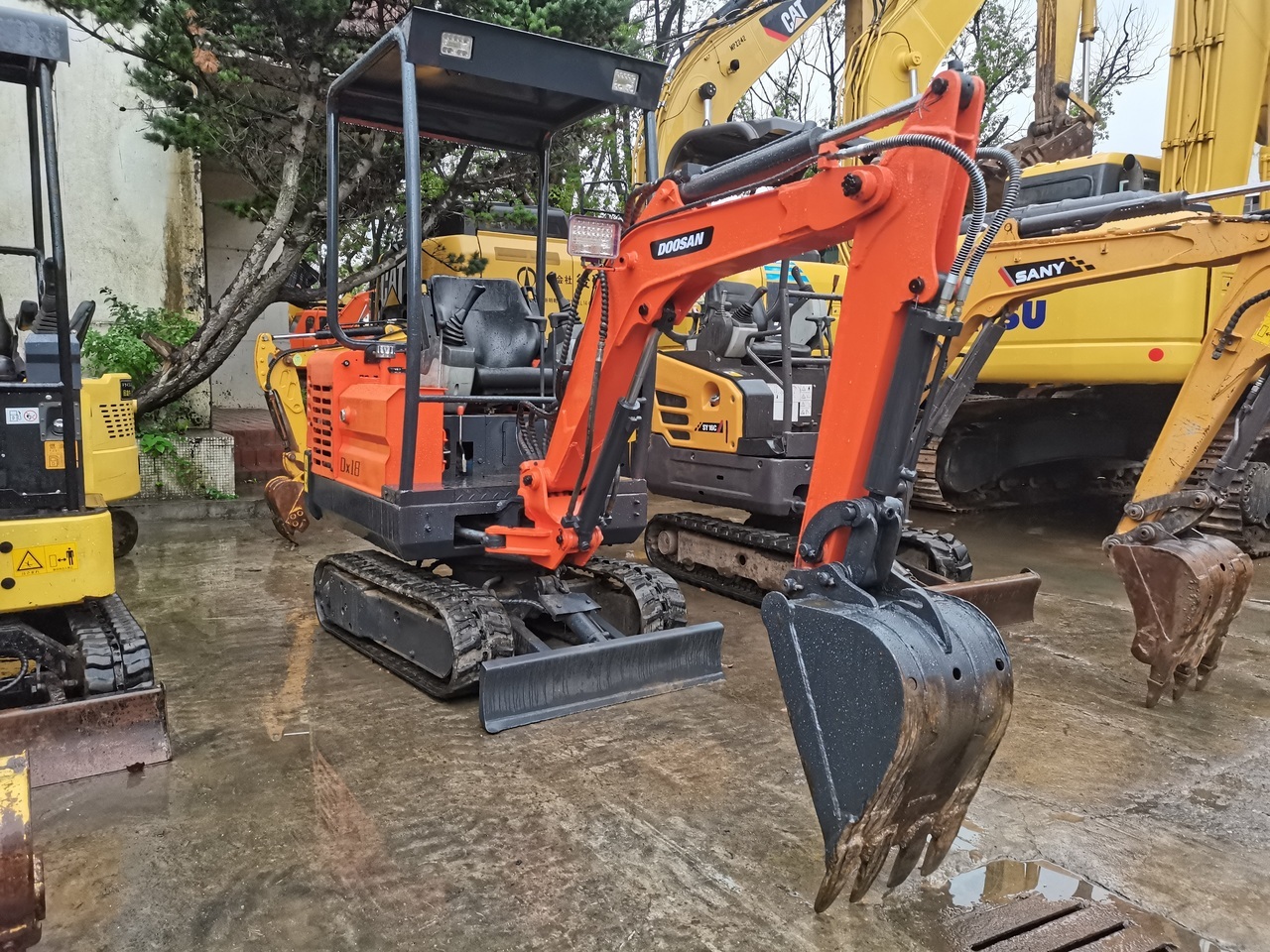 DOOSAN DX18 - Mini excavator: picture 1 DOOSAN DX18 - Mini excavator: picture 1