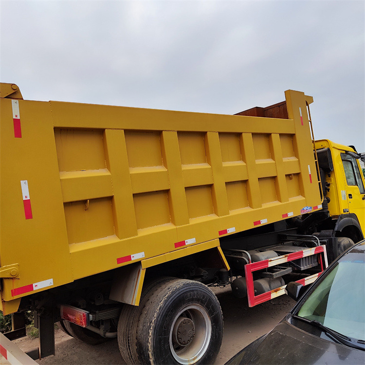 Tipper HOWO HOWO 6x4 336hp-Yellow: picture 8