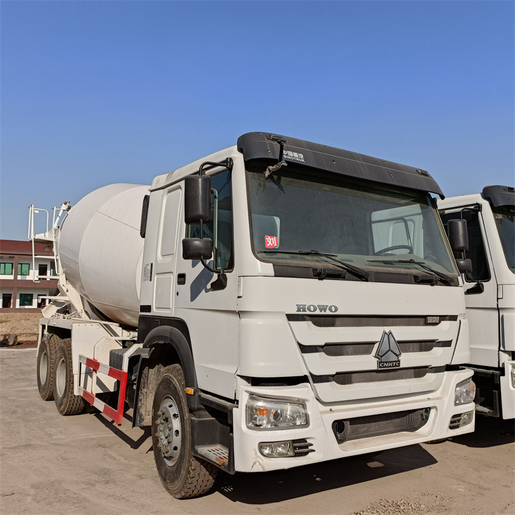 HOWO HOWO-mixer pump truck - Mixer pump truck: picture 1 HOWO HOWO-mixer pump truck - Mixer pump truck: picture 1