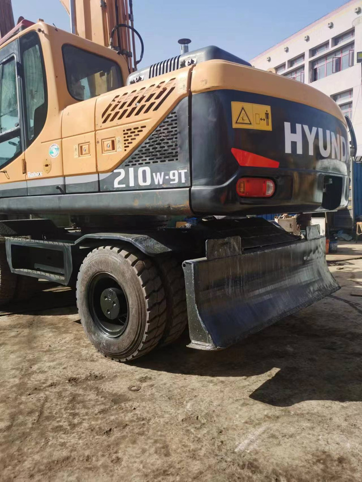 HYUNDAI 210W-9 - Wheel excavator: picture 5 HYUNDAI 210W-9 - Wheel excavator: picture 5
