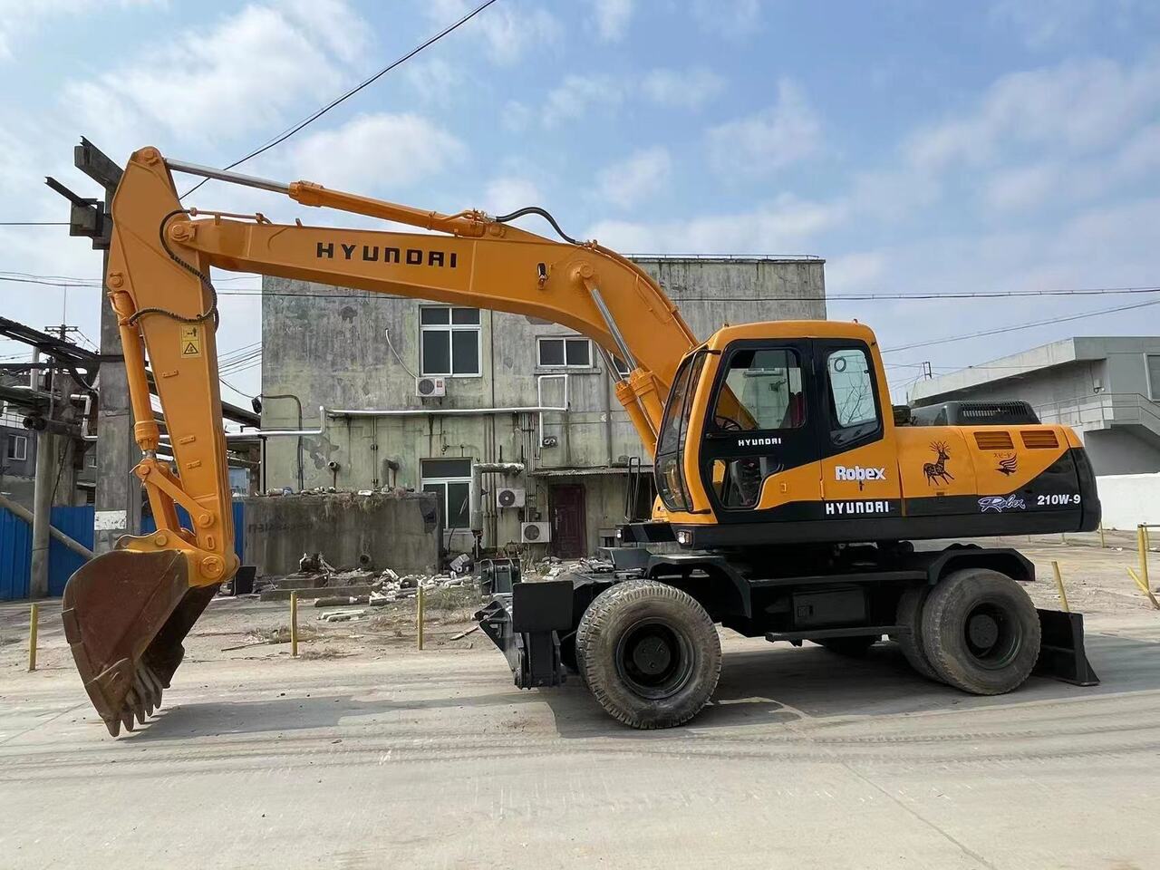 HYUNDAI 210W-9 - Wheel excavator: picture 3 HYUNDAI 210W-9 - Wheel excavator: picture 3