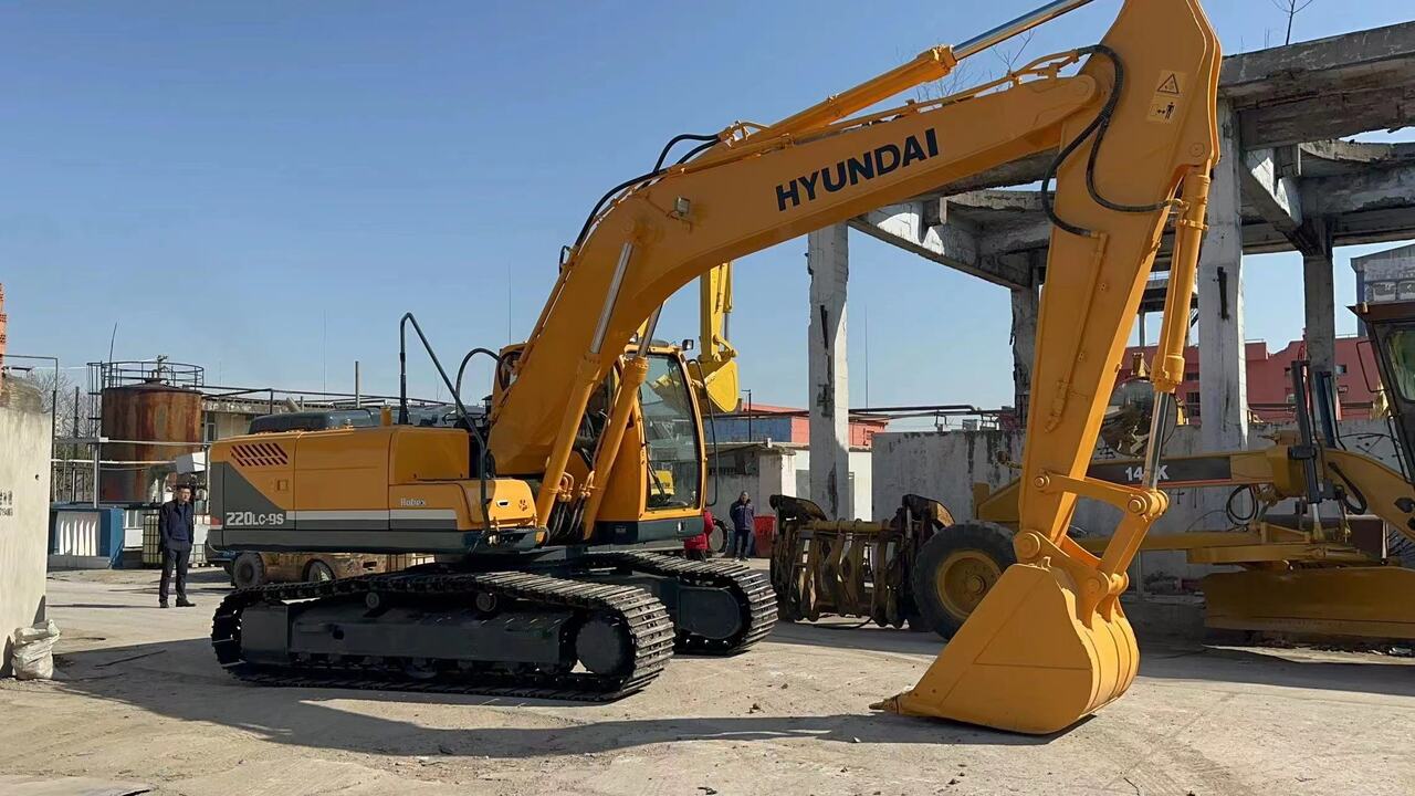 HYUNDAI 220LC-9S - Crawler excavator: picture 1 HYUNDAI 220LC-9S - Crawler excavator: picture 1
