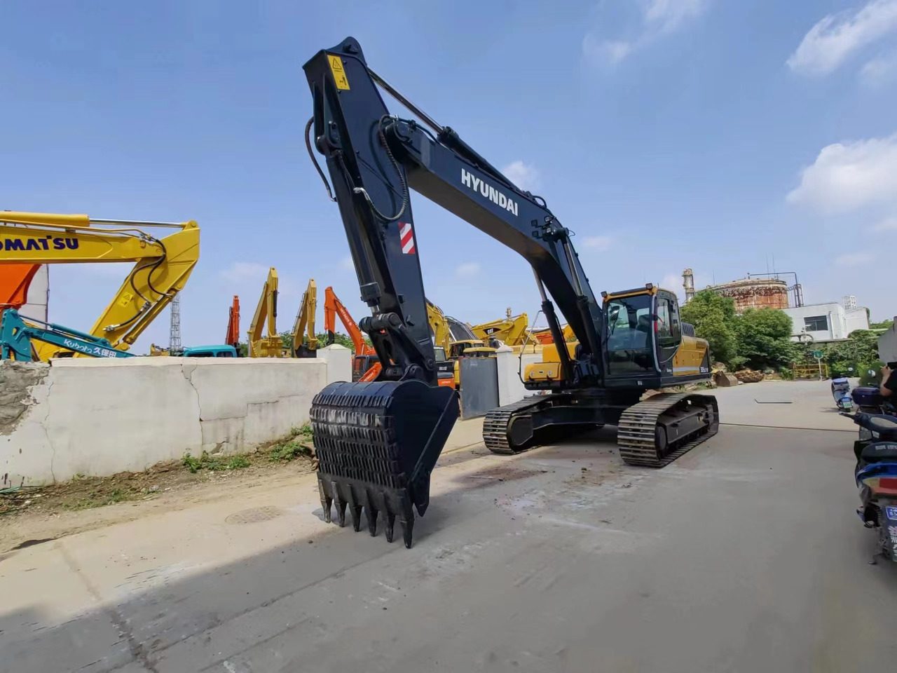 HYUNDAI R305LC-9T - Crawler excavator: picture 2 HYUNDAI R305LC-9T - Crawler excavator: picture 2