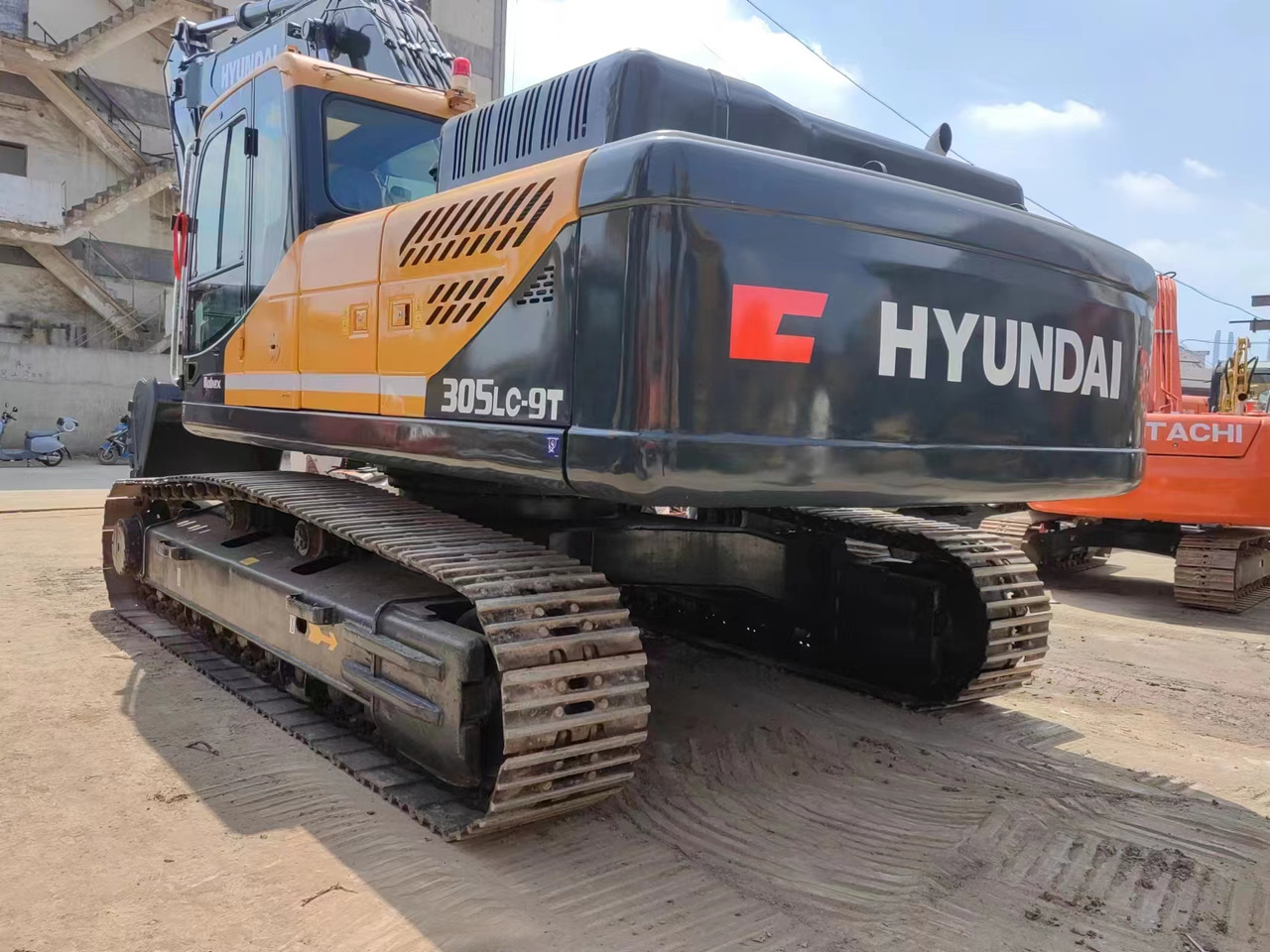 HYUNDAI R305LC-9T - Crawler excavator: picture 5 HYUNDAI R305LC-9T - Crawler excavator: picture 5