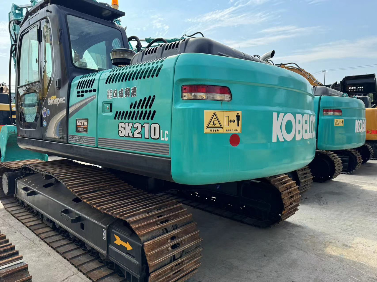 KOBELCO SK210-8 - Excavator: picture 2 KOBELCO SK210-8 - Excavator: picture 2