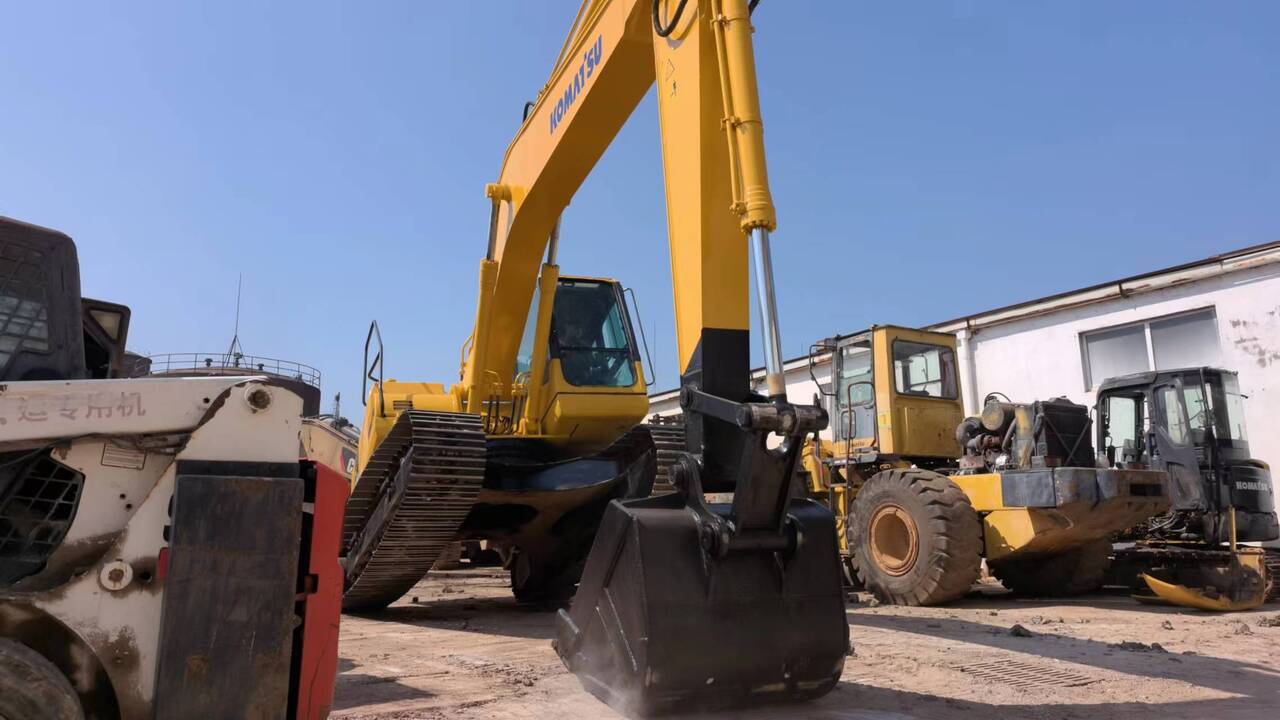 KOMATSU PC200-7 - Crawler excavator: picture 3 KOMATSU PC200-7 - Crawler excavator: picture 3