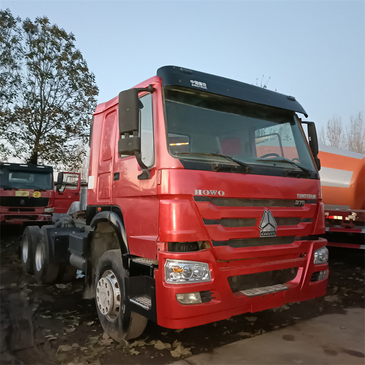 Tractor unit HOWO HOWO 6x4 375 tractor: picture 6 Tractor unit HOWO HOWO 6x4 375 tractor: picture 6