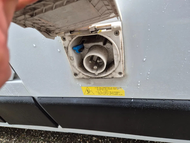 Refrigerated delivery van Fiat Ducato 2.3D L2H2 Koelwagen/ Carrier Xarios 300/ Standby 230V: picture 10 Refrigerated delivery van Fiat Ducato 2.3D L2H2 Koelwagen/ Carrier Xarios 300/ Standby 230V: picture 10