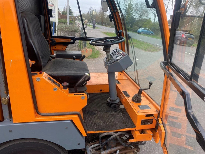 Nilfisk MFH2200 SWEEPER MFH 2200 CLEANER - Industrial sweeper: picture 4 Nilfisk MFH2200 SWEEPER MFH 2200 CLEANER - Industrial sweeper: picture 4