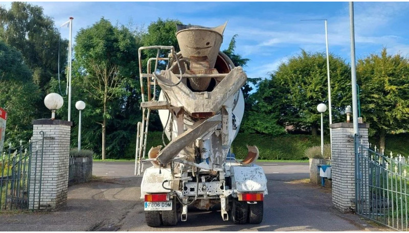 Concrete mixer truck Renault Kerax 370 8x4 Mixer Steel: picture 6 Concrete mixer truck Renault Kerax 370 8x4 Mixer Steel: picture 6