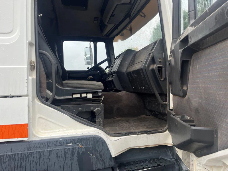 MAN 19.403 F2000 MANUAL ZF BIG AXLE KIPPER HYDRAULIC PTO - Tractor unit: picture 5 MAN 19.403 F2000 MANUAL ZF BIG AXLE KIPPER HYDRAULIC PTO - Tractor unit: picture 5