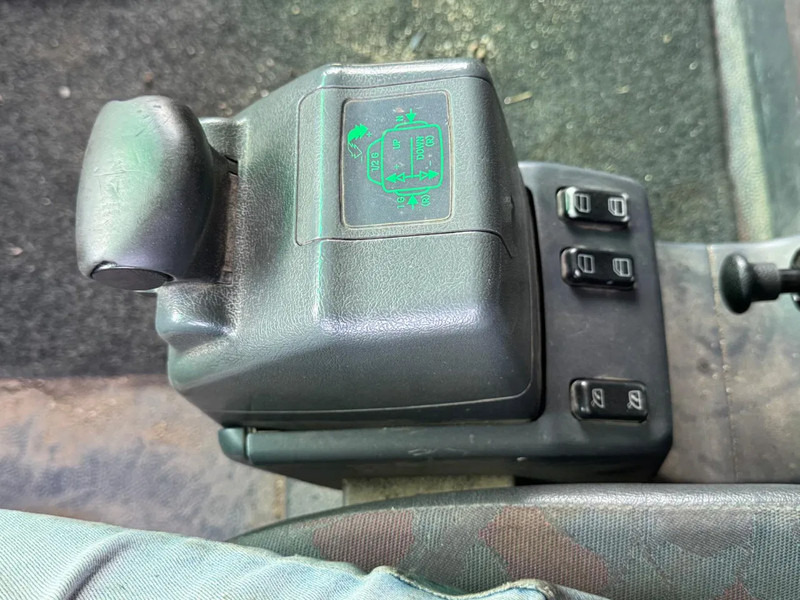 Tractor unit Mercedes-Benz Actros 1848 V8 EPS 3 PEDAL WITH RETARDER AND AIRCO: picture 11 Tractor unit Mercedes-Benz Actros 1848 V8 EPS 3 PEDAL WITH RETARDER AND AIRCO: picture 11