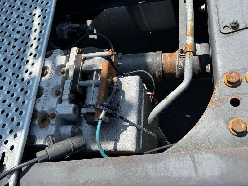 Tractor unit Mercedes-Benz Actros 1848 V8 EPS 3 PEDAL WITH RETARDER AND AIRCO: picture 7 Tractor unit Mercedes-Benz Actros 1848 V8 EPS 3 PEDAL WITH RETARDER AND AIRCO: picture 7