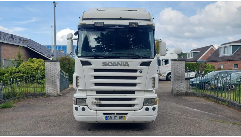 Scania R420 MANUAL RETARDER AIRCO CLIMA - Tractor unit: picture 2 Scania R420 MANUAL RETARDER AIRCO CLIMA - Tractor unit: picture 2