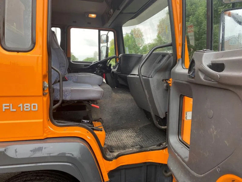 Volvo FL 614 FL 180 - Box truck: picture 3 Volvo FL 614 FL 180 - Box truck: picture 3