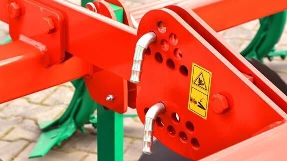 AGRO-MASZ Agregat podorywkowy Gruber 2,6 / CULTIVADOR DE RASTROJO GRUBER 2 - Cultivator: picture 4 AGRO-MASZ Agregat podorywkowy Gruber 2,6 / CULTIVADOR DE RASTROJO GRUBER 2 - Cultivator: picture 4