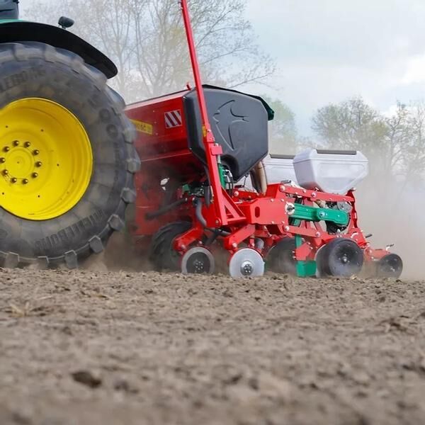 AGRO-MASZ FALCON - SIEWNIK PUNKTOWY - Precision seeder: picture 1 AGRO-MASZ FALCON - SIEWNIK PUNKTOWY - Precision seeder: picture 1