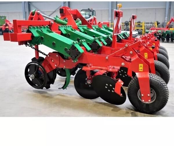 AGRO-MASZ AGREGAT DO UPRAWY MIĘDZYRZĘDOWEJ (PIELNIK) - Agricultural machinery: picture 3 AGRO-MASZ AGREGAT DO UPRAWY MIĘDZYRZĘDOWEJ (PIELNIK) - Agricultural machinery: picture 3
