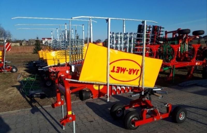 JAR-MET Zgrabiarka 1-wirnikowa 4,4 tandem - Tedder/ Rake: picture 4 JAR-MET Zgrabiarka 1-wirnikowa 4,4 tandem - Tedder/ Rake: picture 4