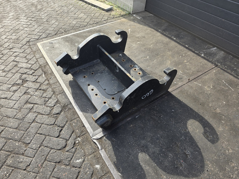 Adaptor plate cw55 caterpillar verachtert hammer crusher plate cw55 caterpillar - Quick coupler: picture 2 Adaptor plate cw55 caterpillar verachtert hammer crusher plate cw55 caterpillar - Quick coupler: picture 2
