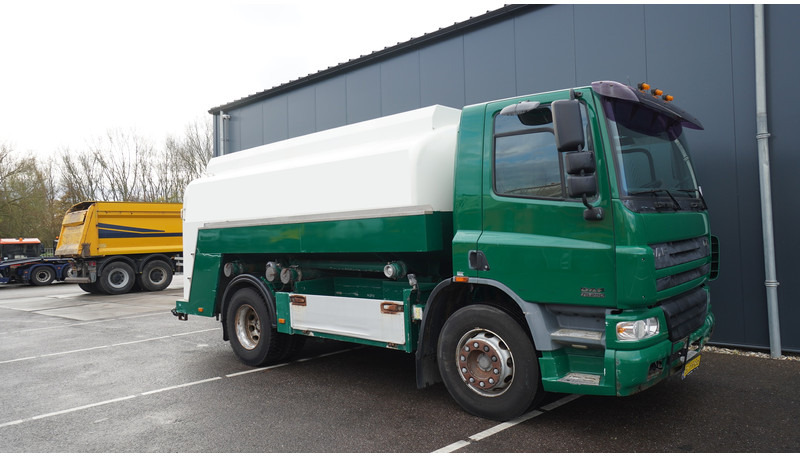 DAF 75.250 FUEL TANK TRUCK 11.300LTR 783.400KM - Tanker truck: picture 4 DAF 75.250 FUEL TANK TRUCK 11.300LTR 783.400KM - Tanker truck: picture 4