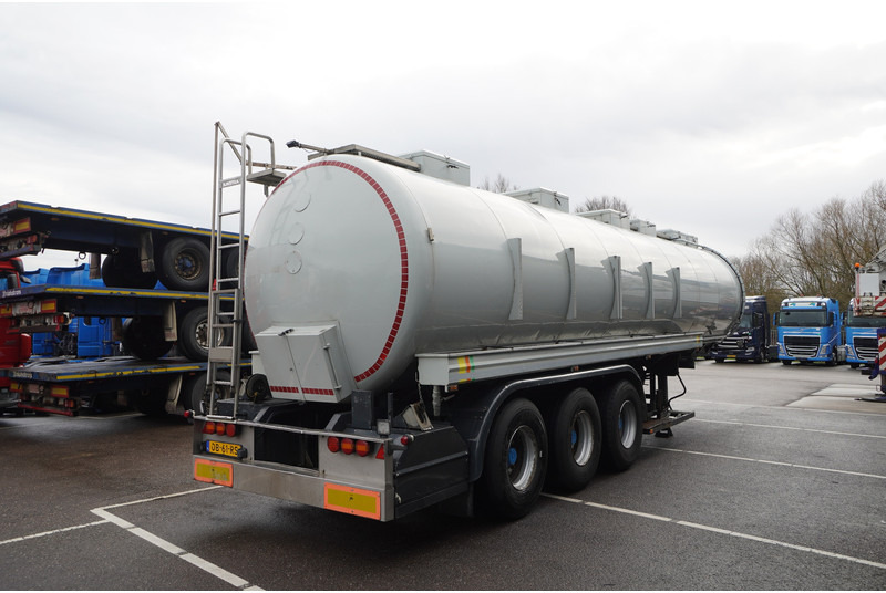 Dijkstra 3 AXLE TANK TRAILER 36 M3 - Tanker semi-trailer: picture 4 Dijkstra 3 AXLE TANK TRAILER 36 M3 - Tanker semi-trailer: picture 4