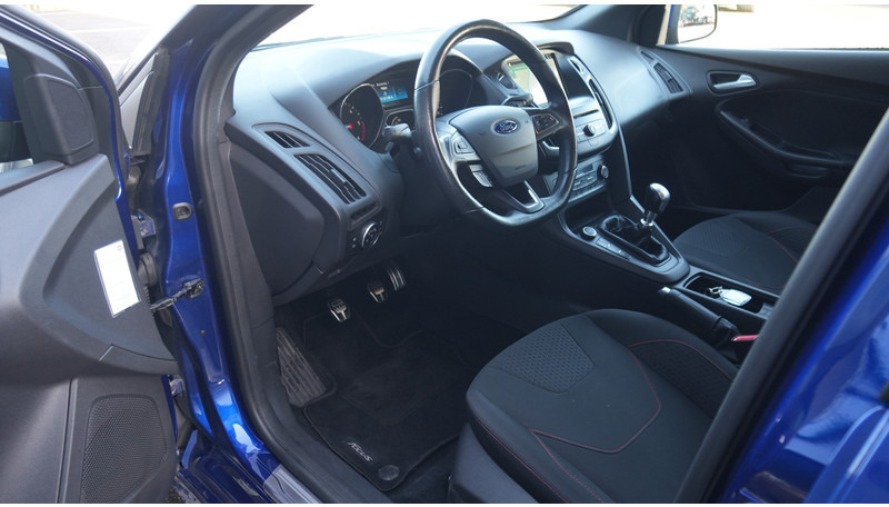 Ford Focus WAGON 1.5TDCI ST-Line - Minibus, People carrier: picture 5 Ford Focus WAGON 1.5TDCI ST-Line - Minibus, People carrier: picture 5