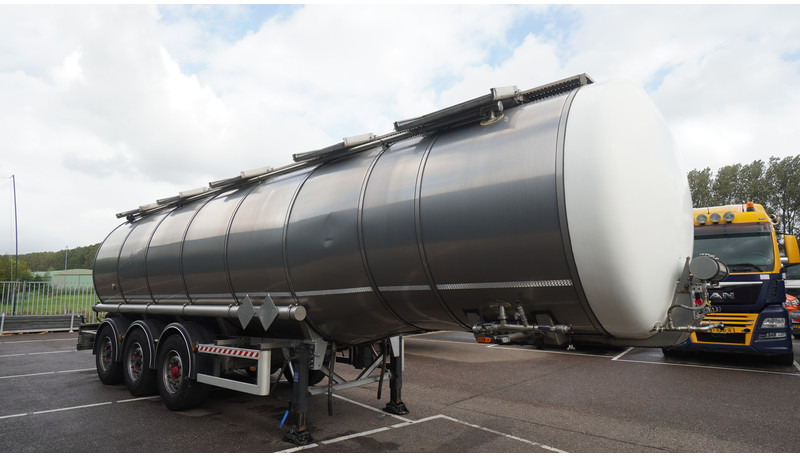 Indox 3 AXLE ADR CHEMICAL AD-BLUE TANK TRAILER 35.115LTR - Tanker semi-trailer: picture 3 Indox 3 AXLE ADR CHEMICAL AD-BLUE TANK TRAILER 35.115LTR - Tanker semi-trailer: picture 3