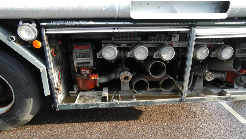 LAG 3 AXLE ADR FUEL TANK TRAILER 45.000ltr - Tanker semi-trailer: picture 4 LAG 3 AXLE ADR FUEL TANK TRAILER 45.000ltr - Tanker semi-trailer: picture 4